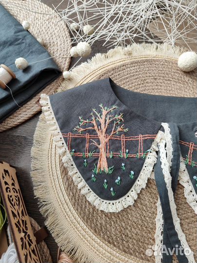 Воротничок с вышивкой