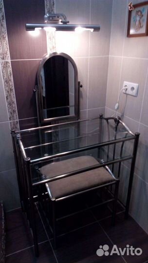 Туалетный столик с зеркалом и подсветкой бу