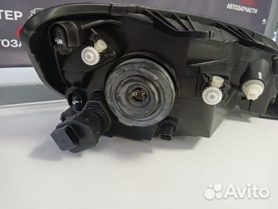 Фара левая FAW V5