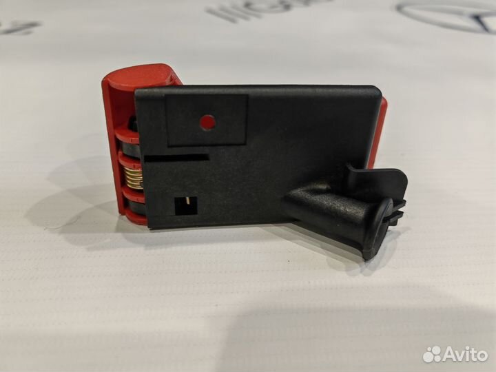 Ручка открывания капота