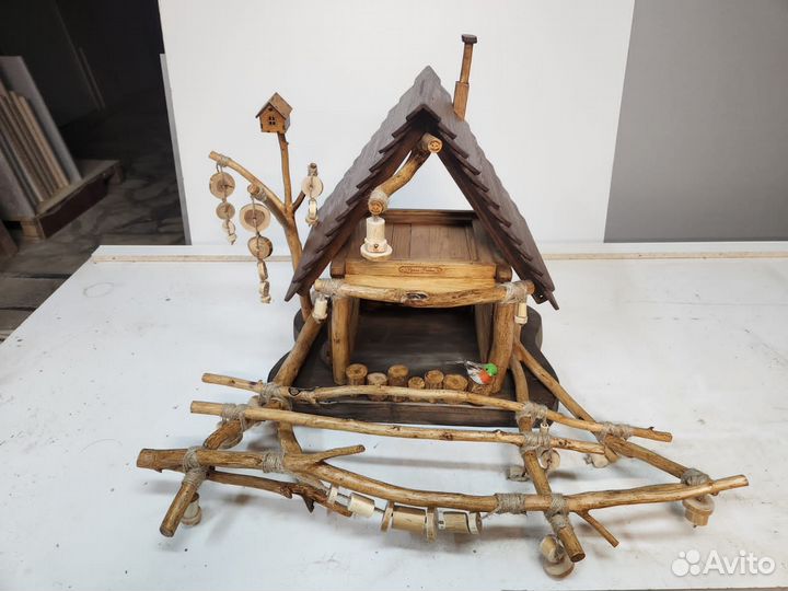 Кормушка для птиц из дерева