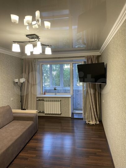 Доля в 2-к. квартире, 54 м², 3/10 эт.