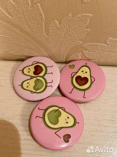 Значки Авокадо для девочек