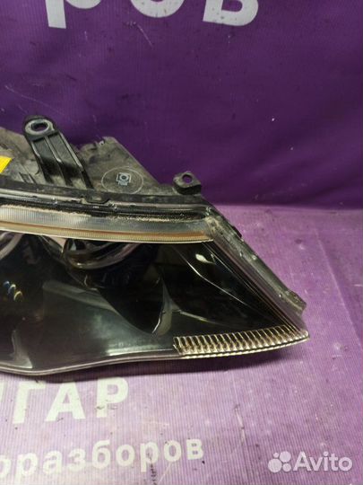 Фара ксеноновая передняя правая Mitsubishi