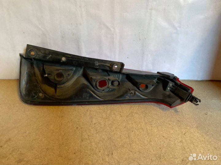 Фонарь задний левый Nissan Note E11 2006-2009