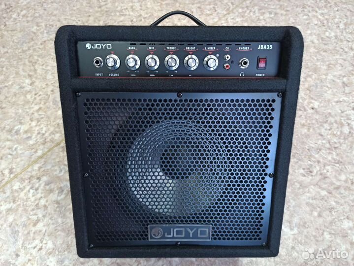 Басовый комбоусилитель Joyo