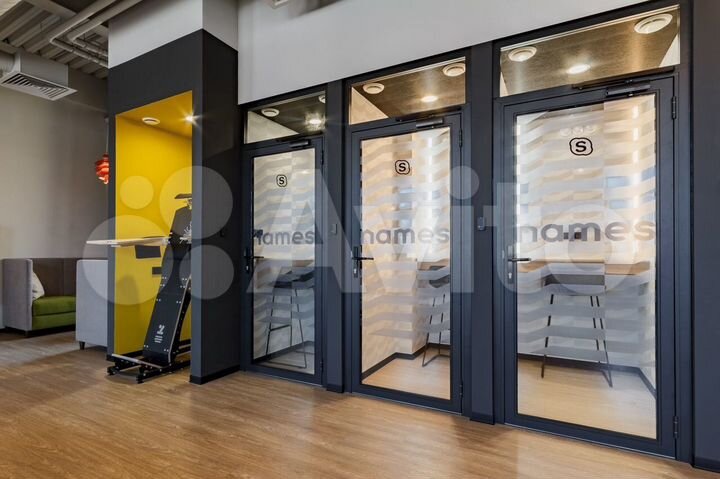 Офис, офисное помещение с мебелью