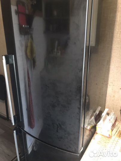 Холодильник Gorenjje Simplicity NRK68SYB