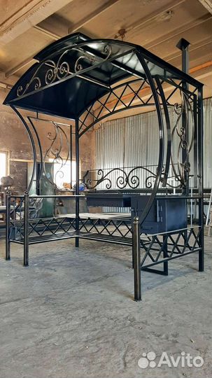 Мангал с крышей