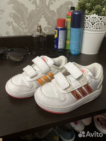 Кроссовки adidas