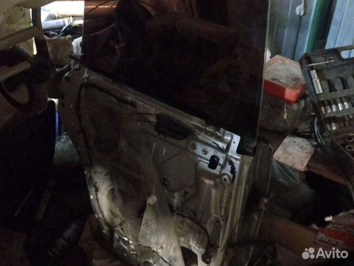 Двери subaru forester сг