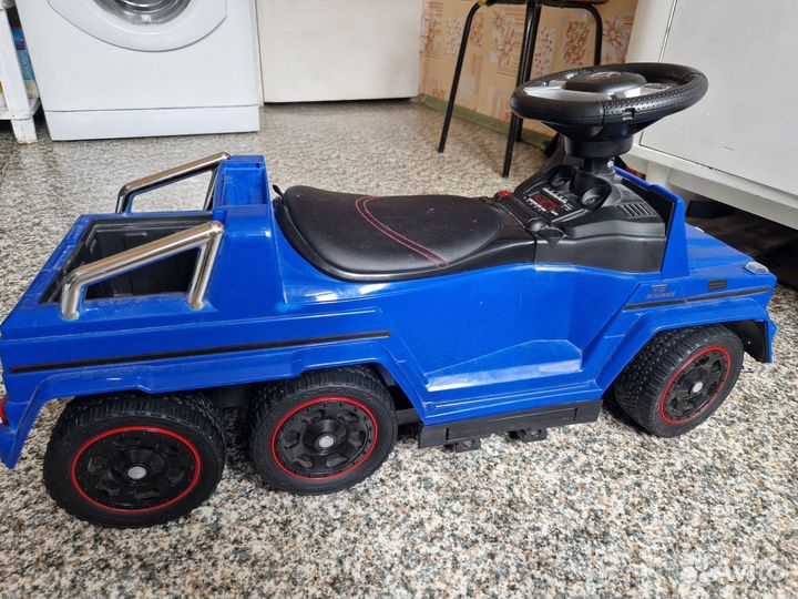 Машинка каталка mercedes толокар