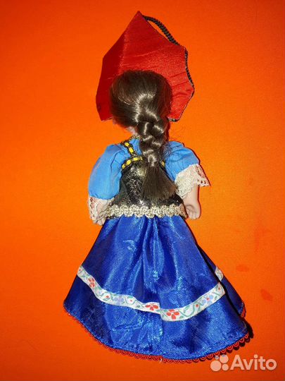 Кукла в национальном костюме