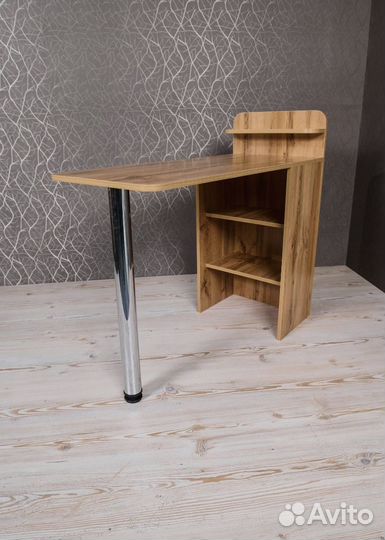 Маникюрный стол складной