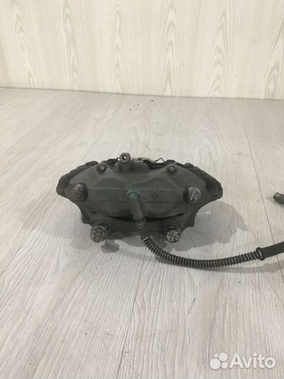 Суппорт тормозной передний левый Mercedes Benz