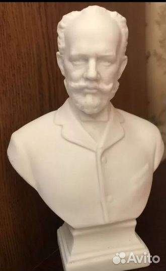 Чайковский бюст костяной фарфор лфз