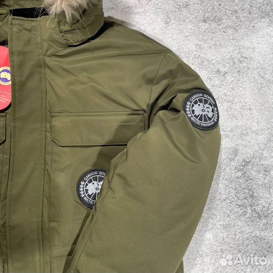 Зимняя куртка Canada Goose