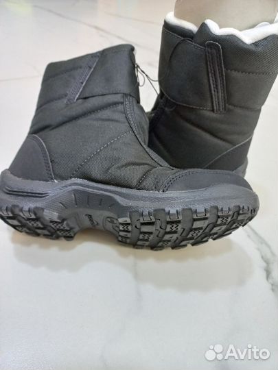 Зимние сапоги детские черно-белые Quechua 100