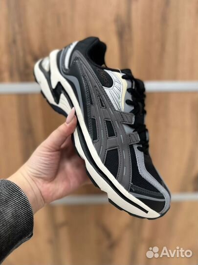 Кроссовки asics gore tex