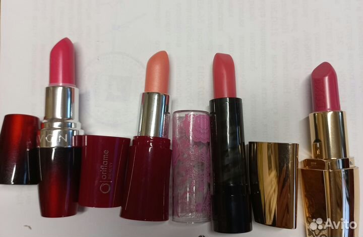 Помада Avon