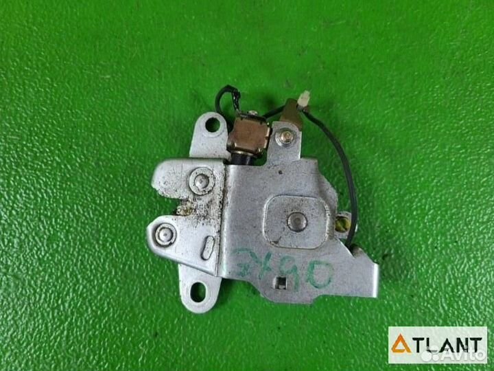 Замок багажника задняя toyota mark II