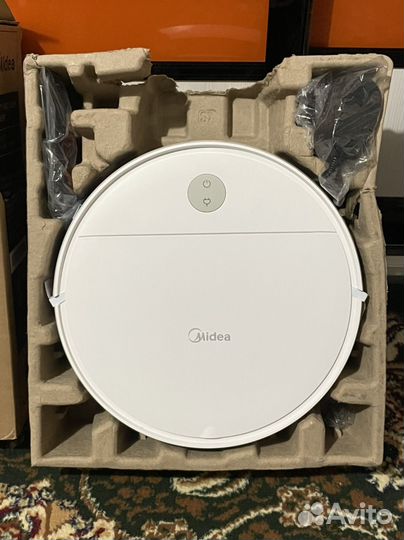 Робот пылесос midea