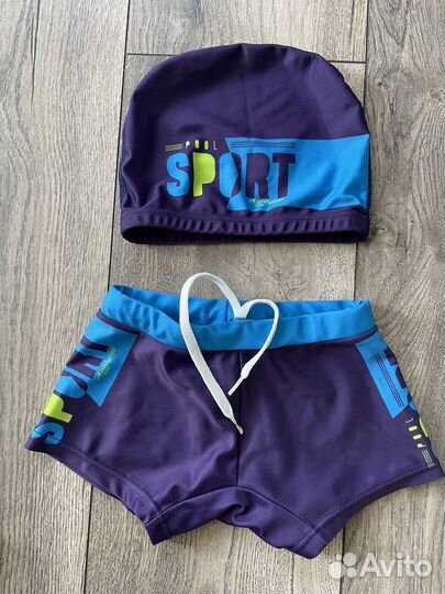 Плавки и шапочка для мальчика для плавания