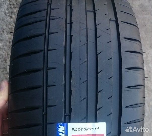 Michelin Pilot Sport 4 285/40 R19 107Y, 4 шт