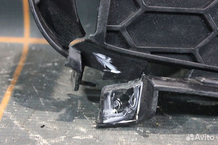 Решетка в бампер левая - BMW X5 F15