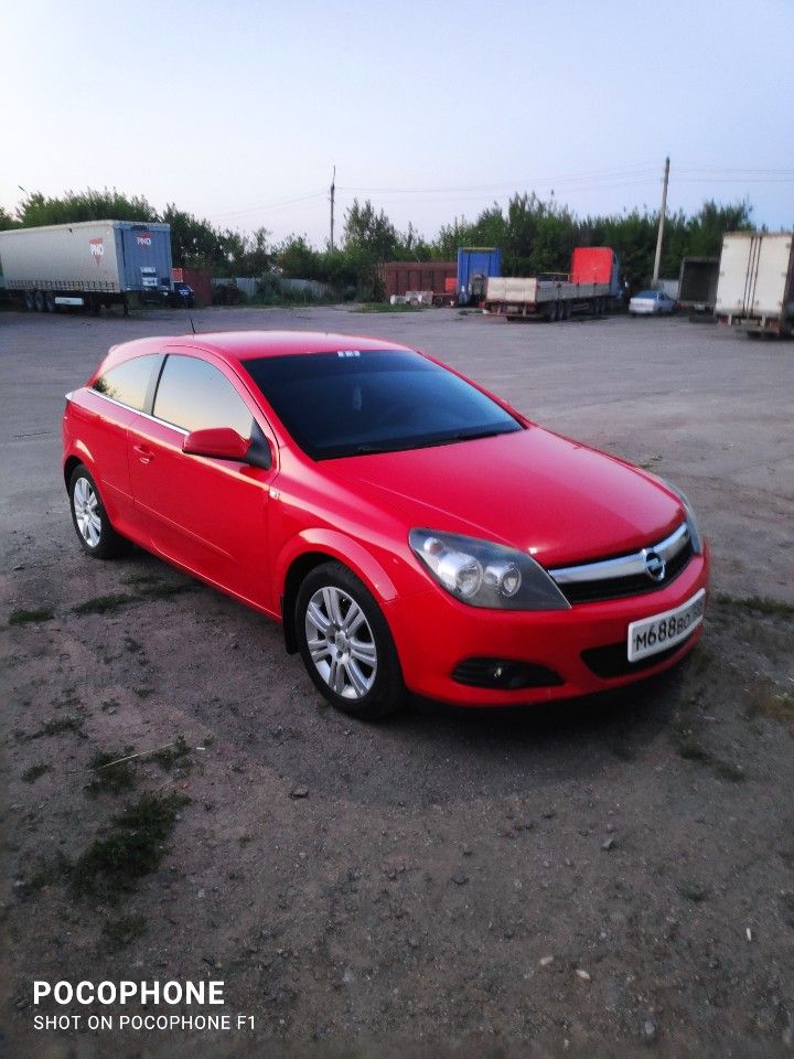 Opel Astra GTC: фото владельца