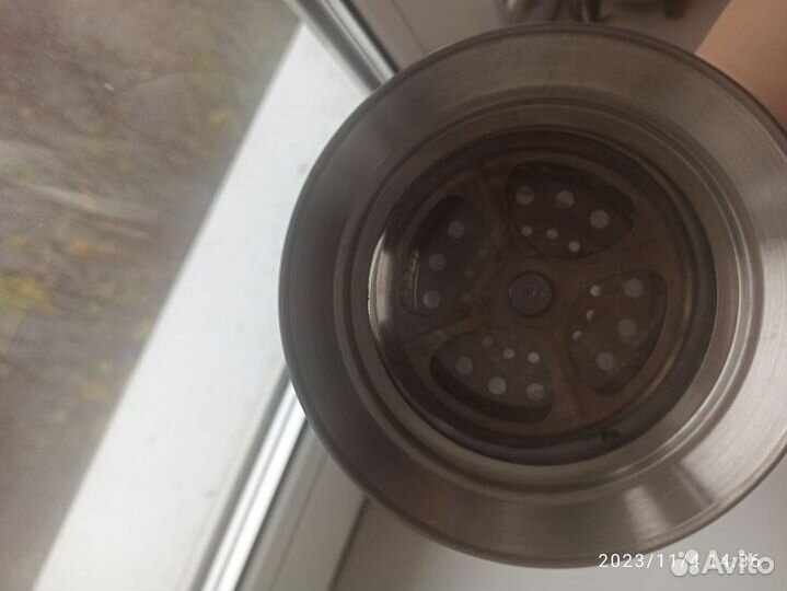 Заварочный чайник и блюдо