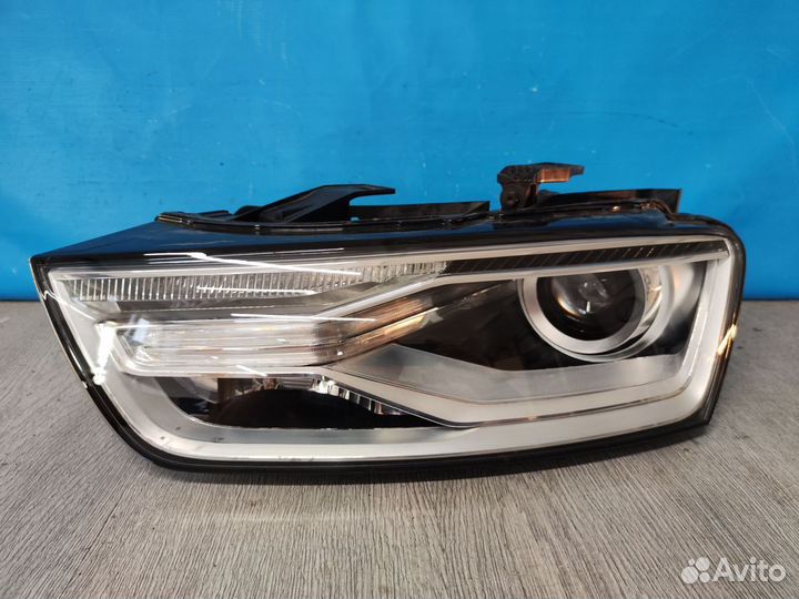 Фара левая Audi Q3 1 8U 2011