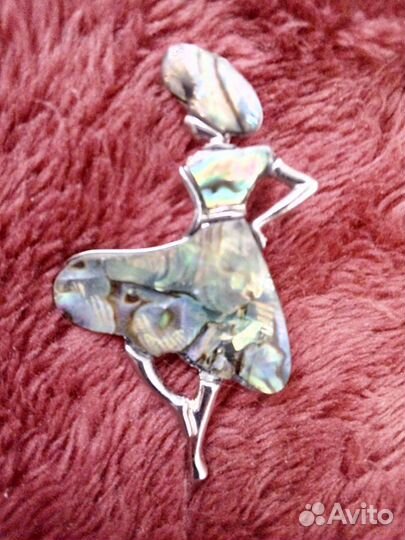 Брошка Балерина