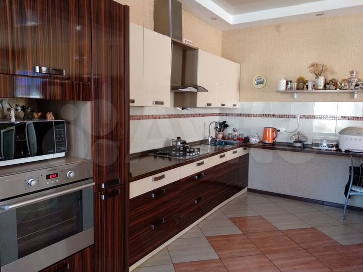 Коттедж 420 м² на участке 4 сот.