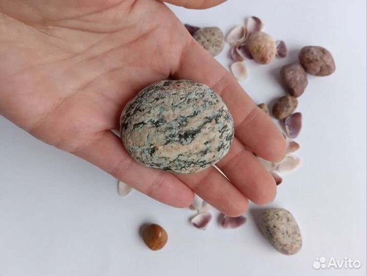 Декоративные морские камушки и ракушки