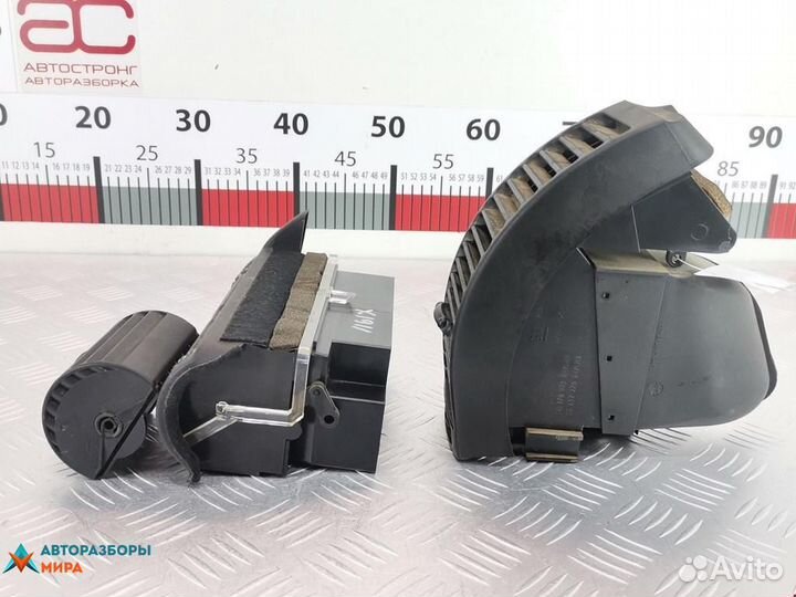 Дефлектор обдува салона Opel Omega B 1997 93172510