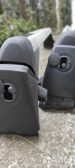 Автобокс Thule Pacific 200 двустороннее открытие