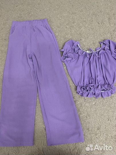 Продаю костюмы, платья р.134-140