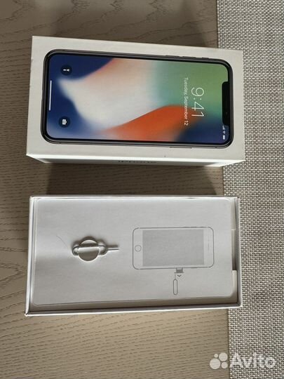 Коробка от iPhone 10