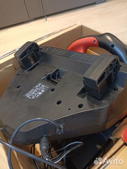 Игровой руль с педалями