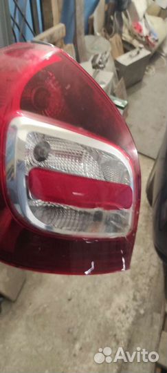 Задний левый фонарь Лада калина 2