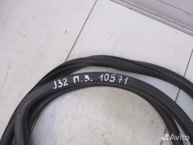 Уплотнитель двери Nissan Teana 2 (J32)