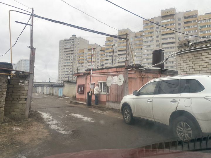 Гараж, > 30 м²