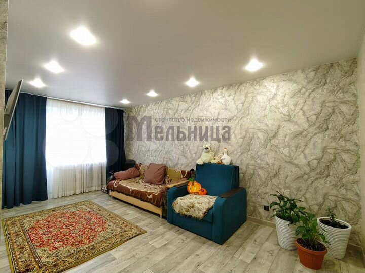 2-к. квартира, 43 м², 8/9 эт.