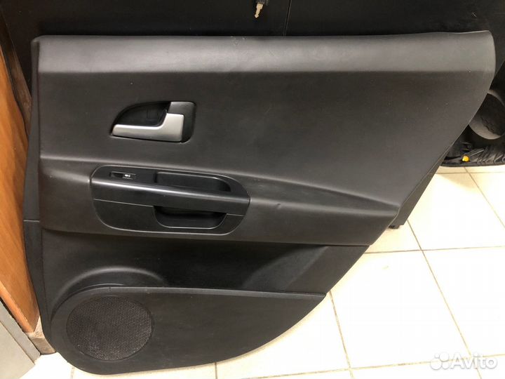 Обшивка двери задняя правая Kia Ceed хэтчбек 2011