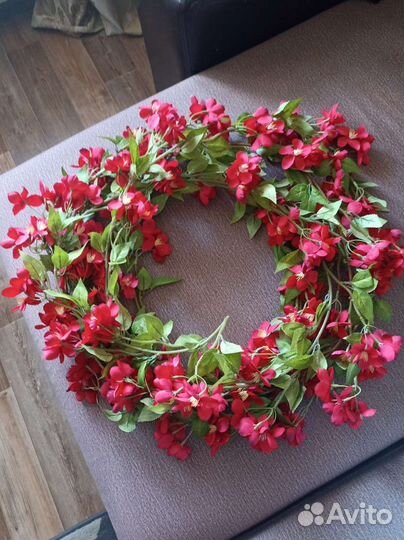 Искусственные цветы. Лиана Красная яблоня