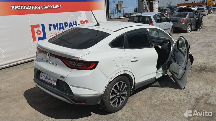 Фонарь задний в бампер правый Renault Arkana 26580