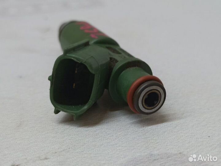 Форсунка топливная Toyota Avensis ZZT251 1ZZ-FE