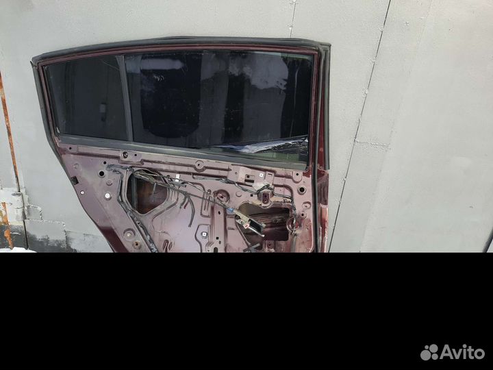 Задняя левая дверь Geely Emgrand EC7 хэтчбек