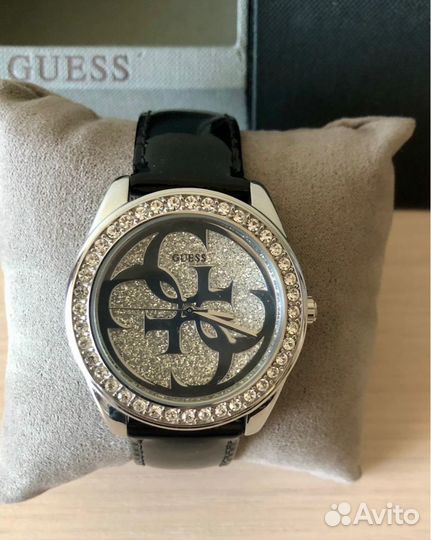 Часы Guess